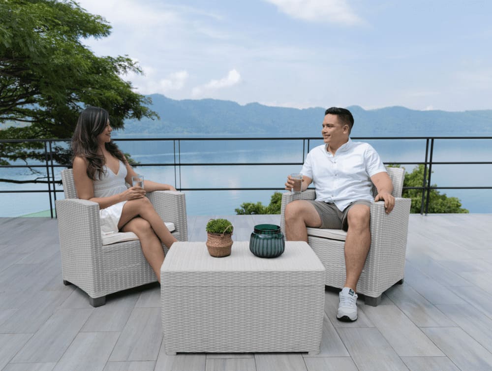 Cómo elegir muebles de plástico en República Dominicana para espacios reducidos