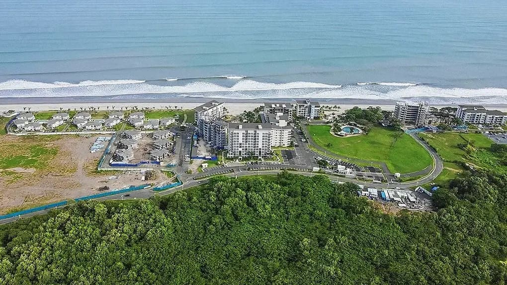 Tu escapada ideal en Panamá: apartamentos en Playa Caracol para personas de Perú